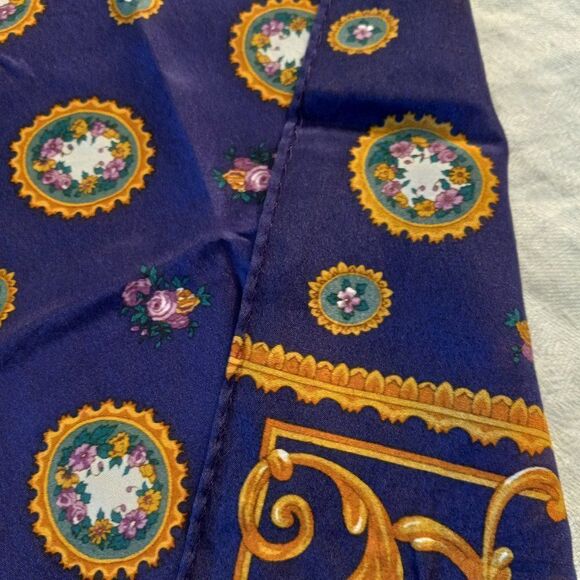 Vintage Jacqueline Ferrar Silk Purple Floral Scarf - Picture 7 of 7